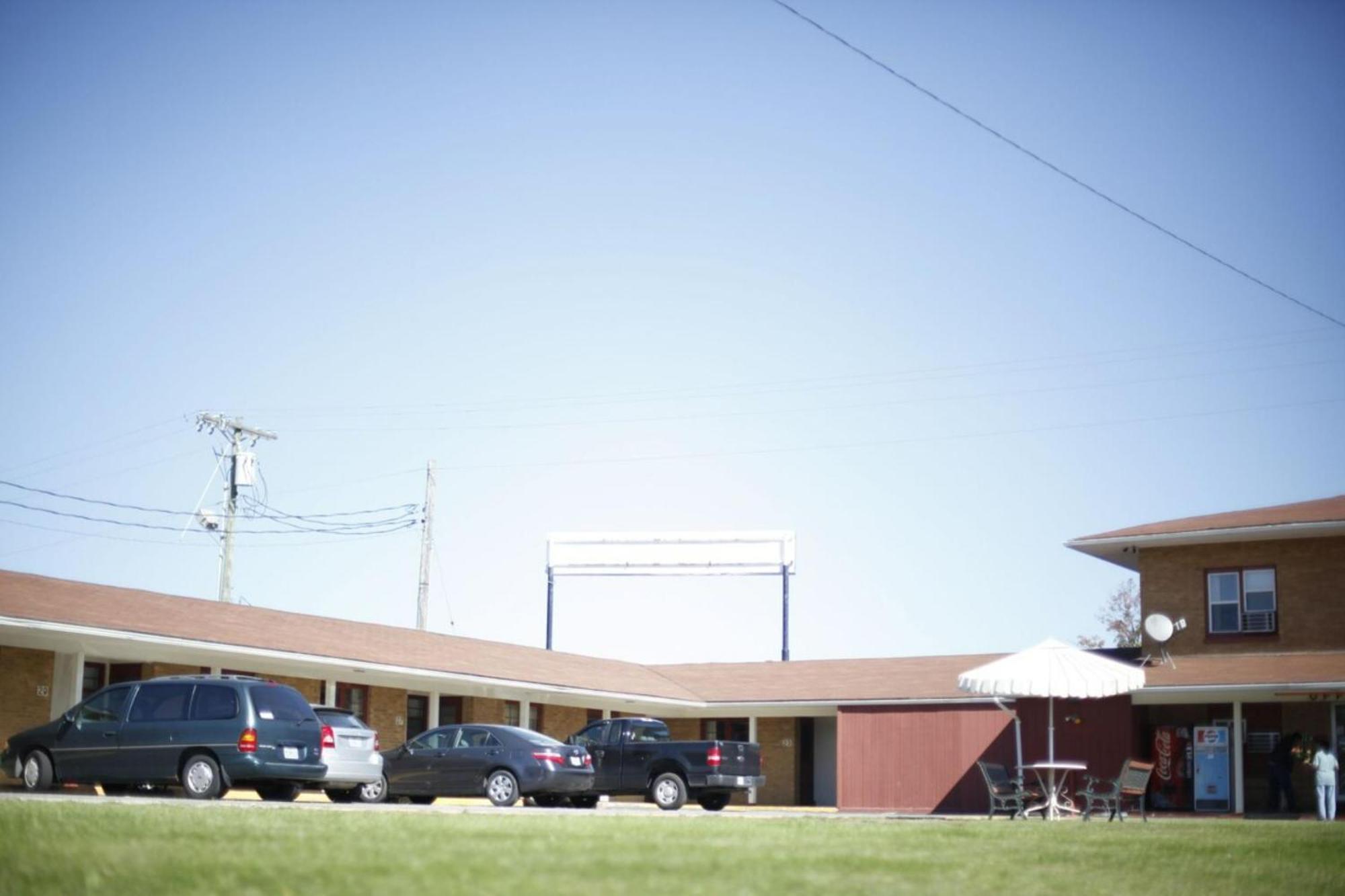 Oyo Travelier Motel Macon Exterior photo