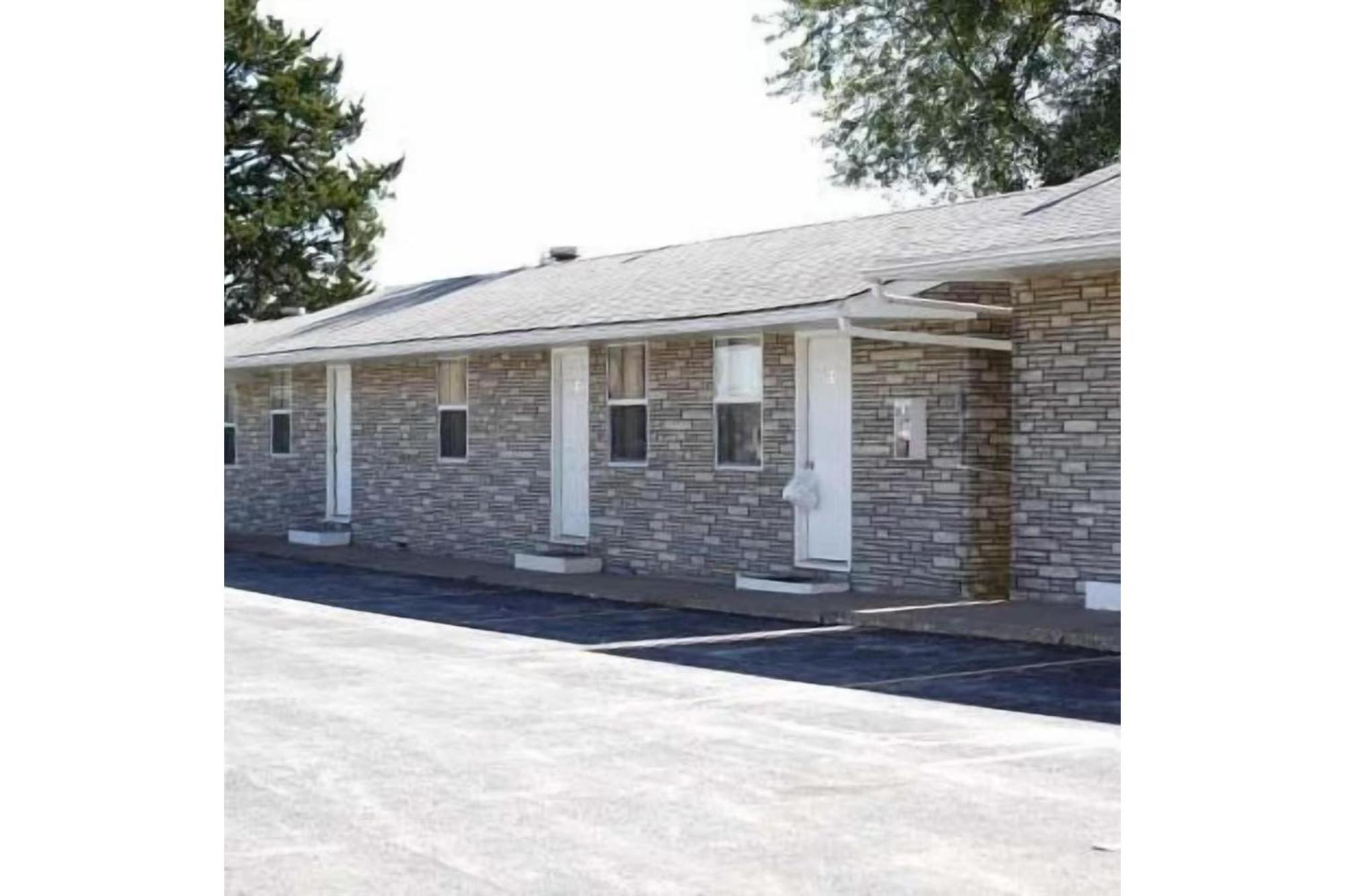 Oyo Travelier Motel Macon Exterior photo