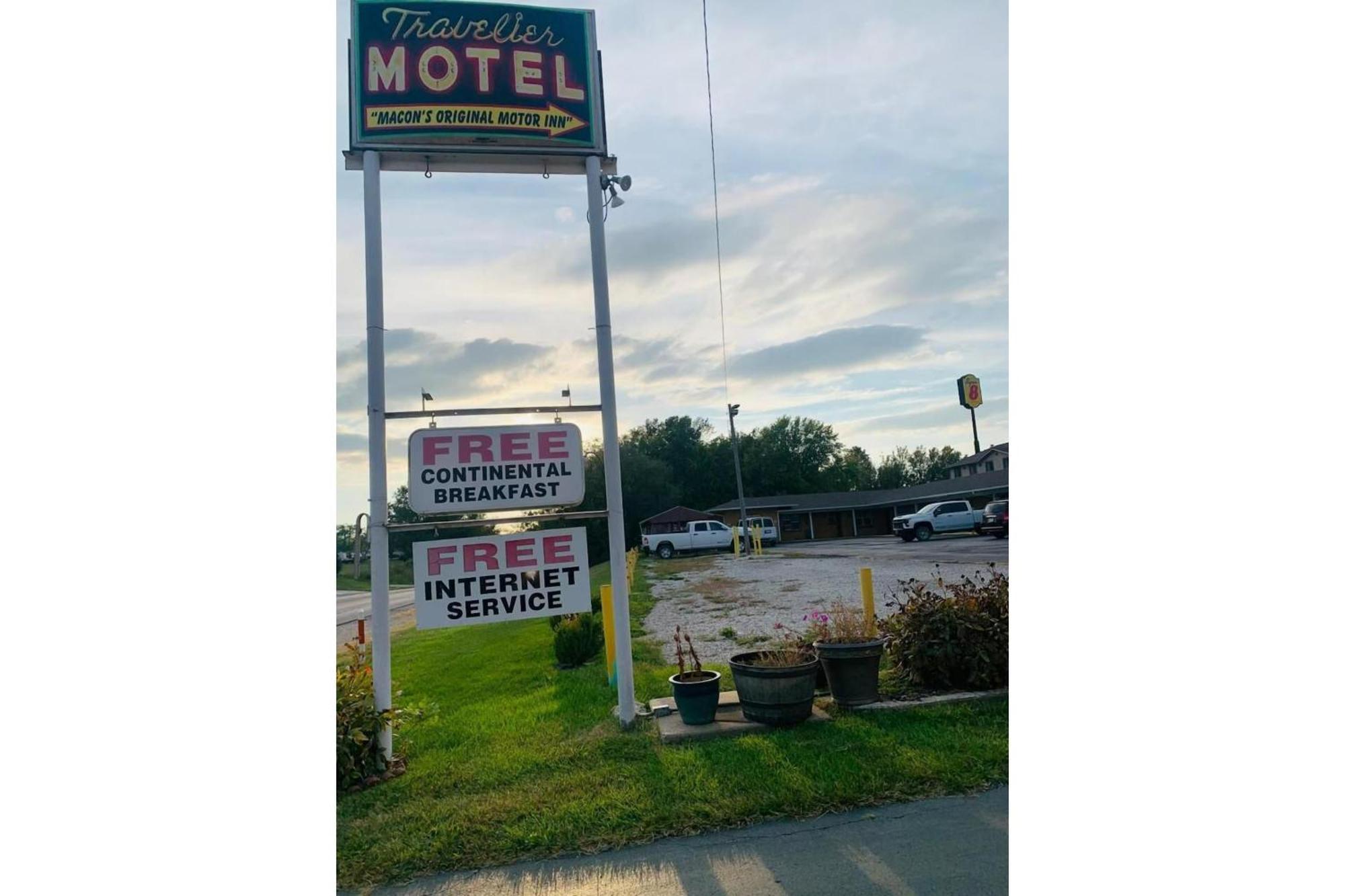 Oyo Travelier Motel Macon Exterior photo